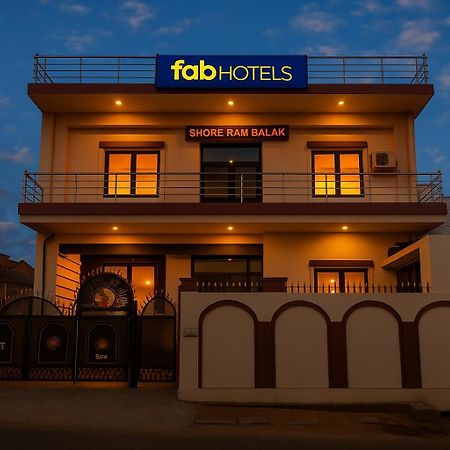 Fabexpress Awadh Inn - 400M From Shri Ram Janam Bhumi Ayodhya Dış mekan fotoğraf