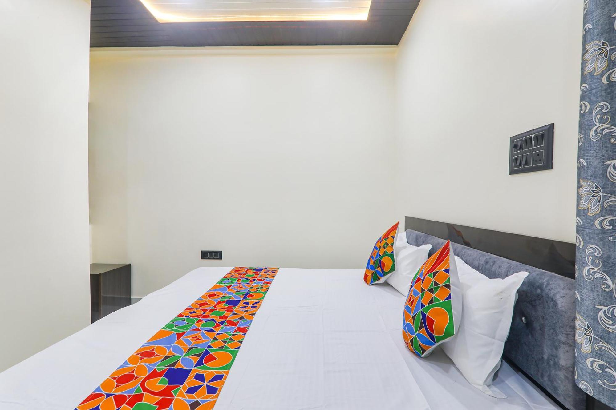 Fabexpress Awadh Inn - 400M From Shri Ram Janam Bhumi Ayodhya Dış mekan fotoğraf