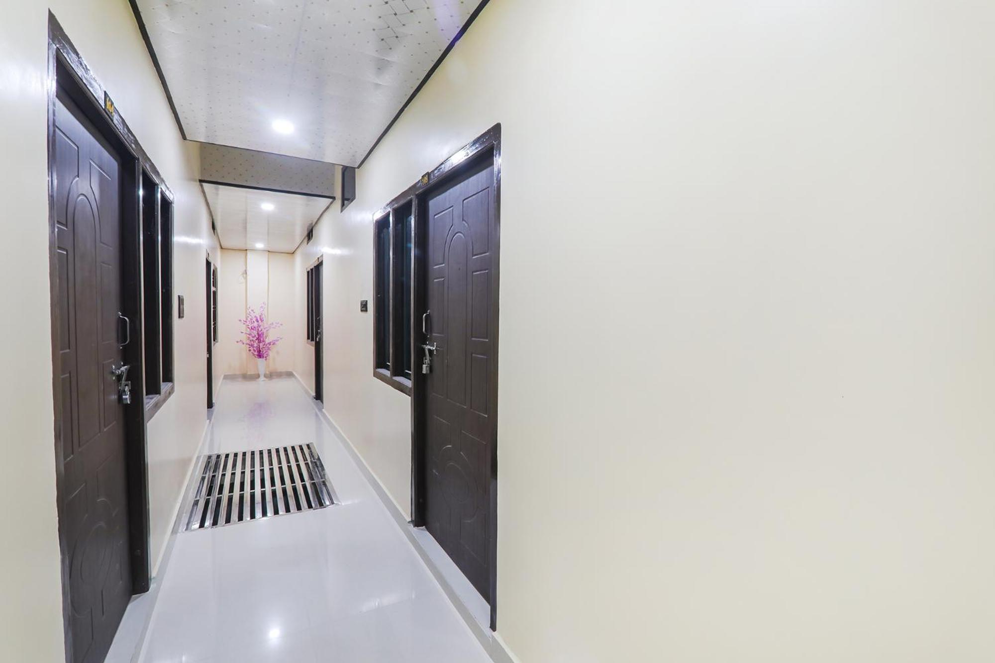 Fabexpress Awadh Inn - 400M From Shri Ram Janam Bhumi Ayodhya Dış mekan fotoğraf